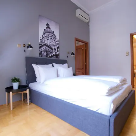 Standard By Hi5- Lovag Apartament *